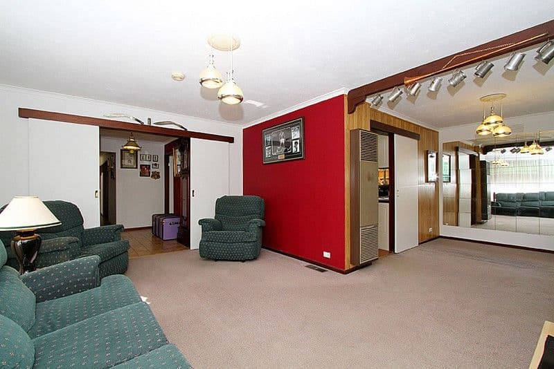 6 Claredale Avenue, GLADSTONE PARK VIC 3043, Gladstone Park - Thumbnail 3