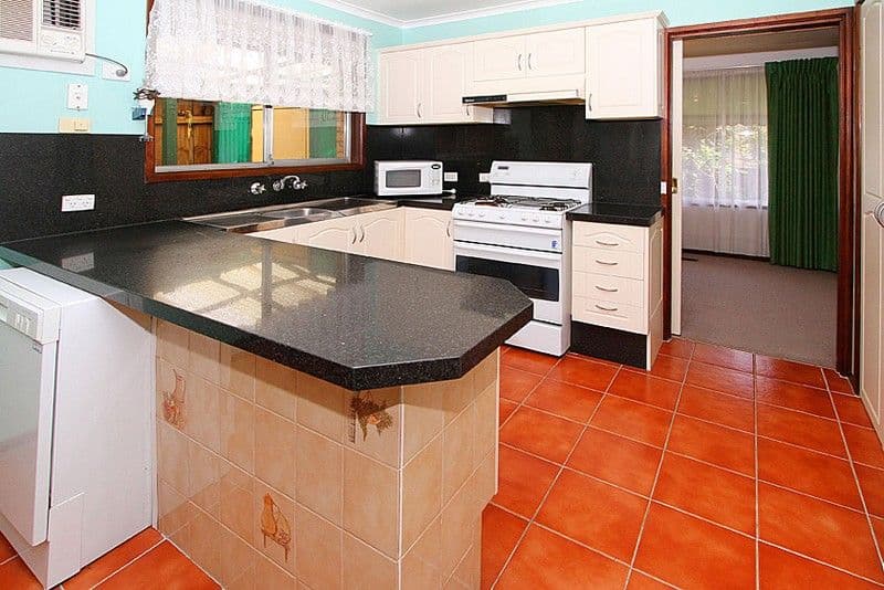 6 Claredale Avenue, GLADSTONE PARK VIC 3043, Gladstone Park - Thumbnail 5