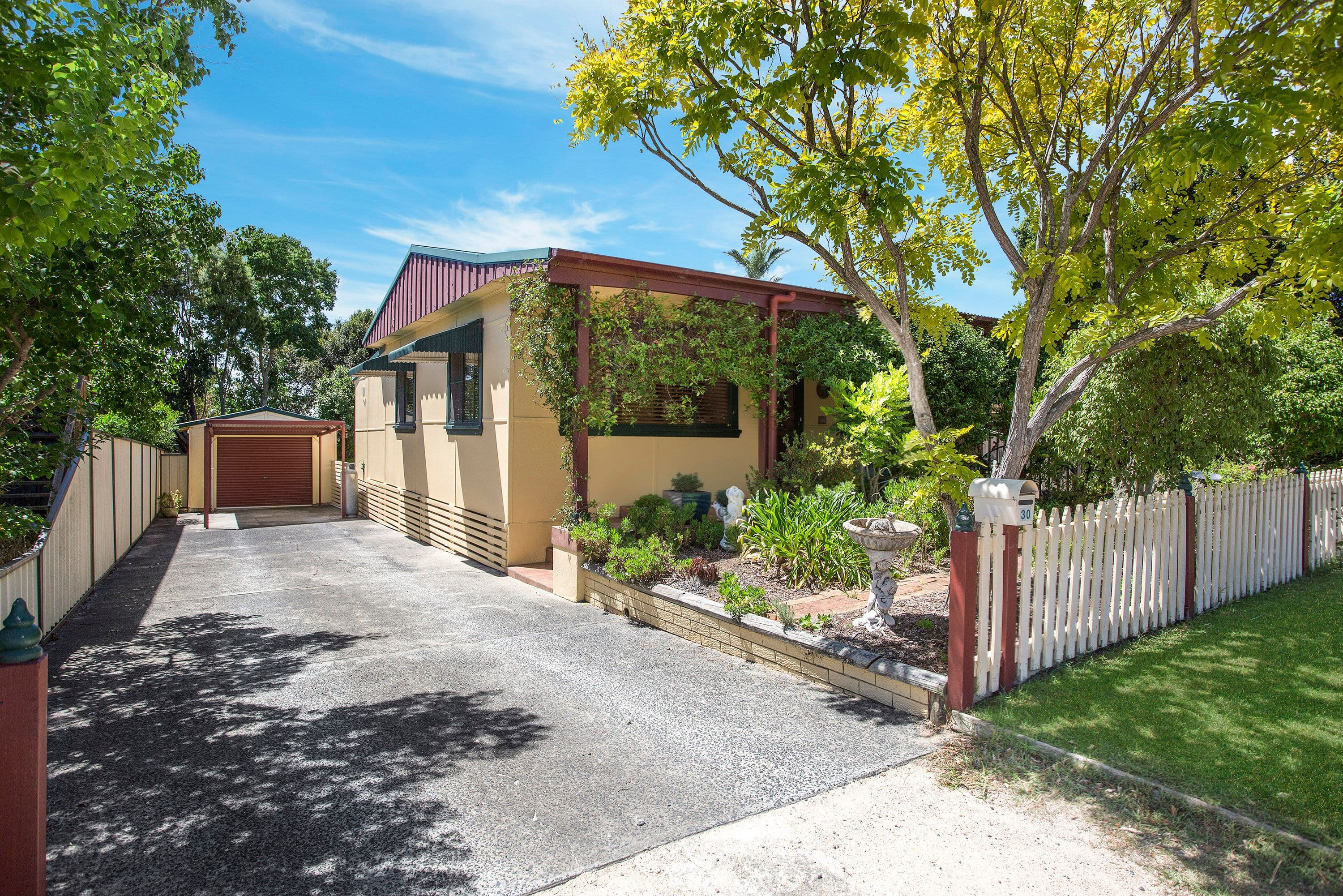 30 Dampier Boulevard, Killarney Vale - Image 1