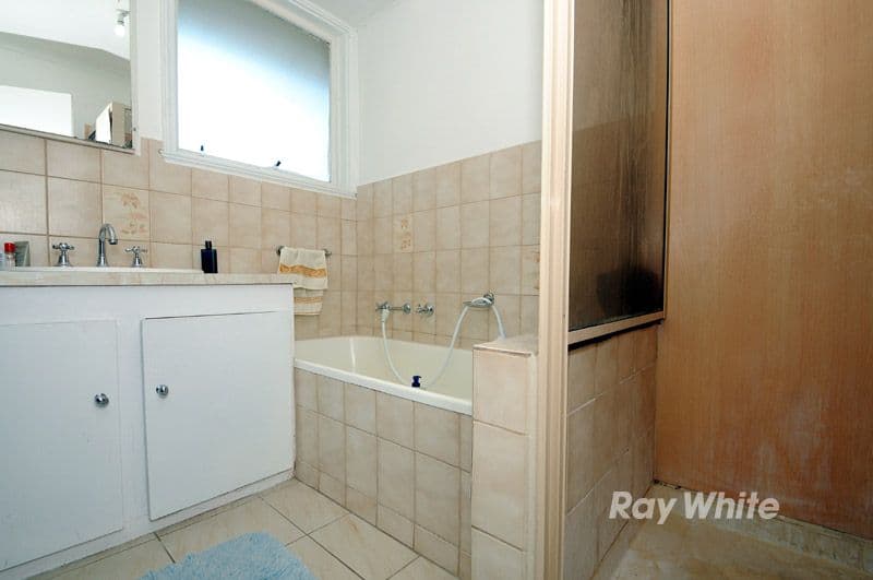 12 Lynette Court, NOBLE PARK VIC 3174, Noble Park - Thumbnail 7