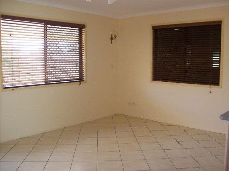 16 Tysoe Street, DECEPTION BAY QLD 4508, Deception Bay - Thumbnail 4