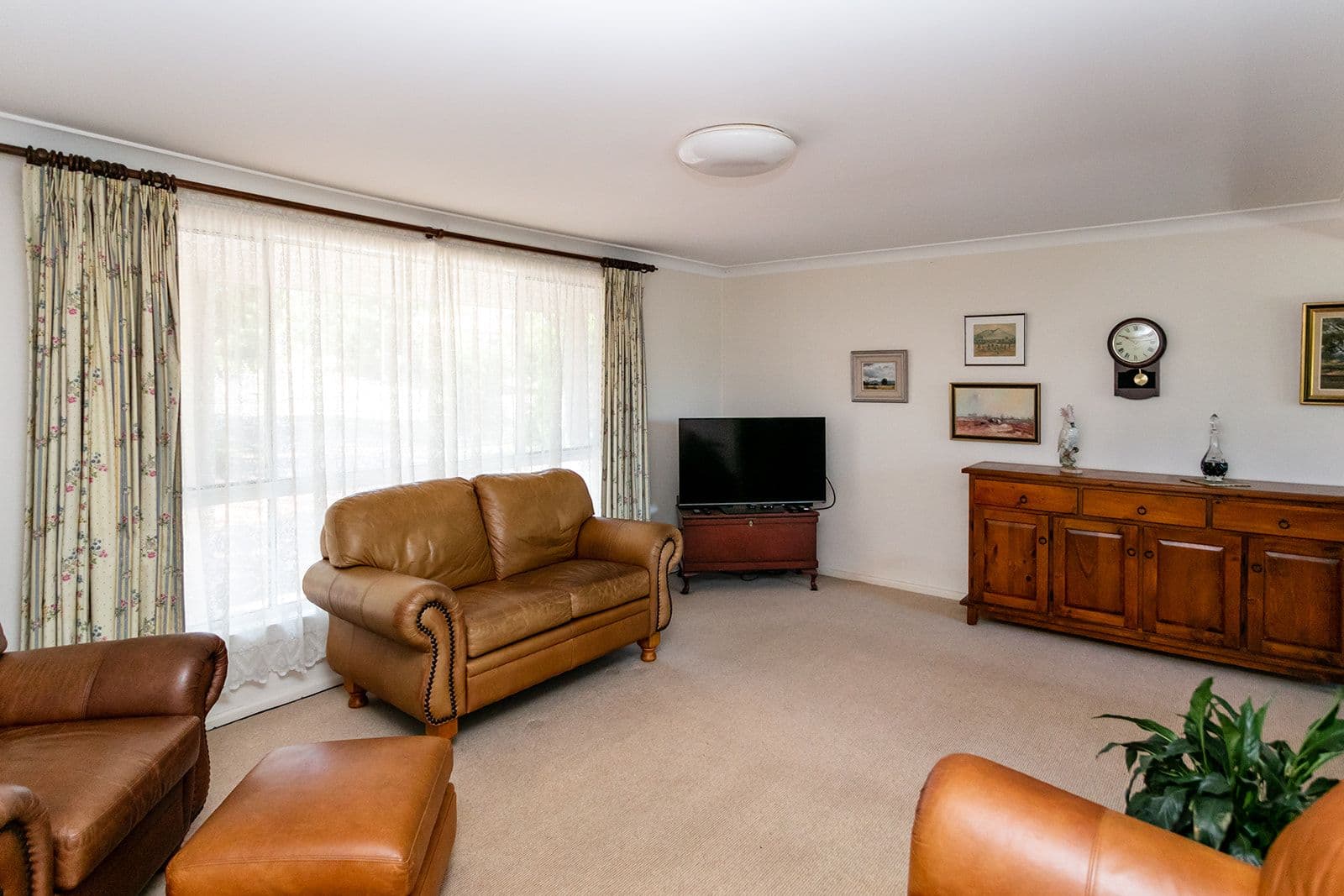 136 Coronation Drive, Orange - Thumbnail 2