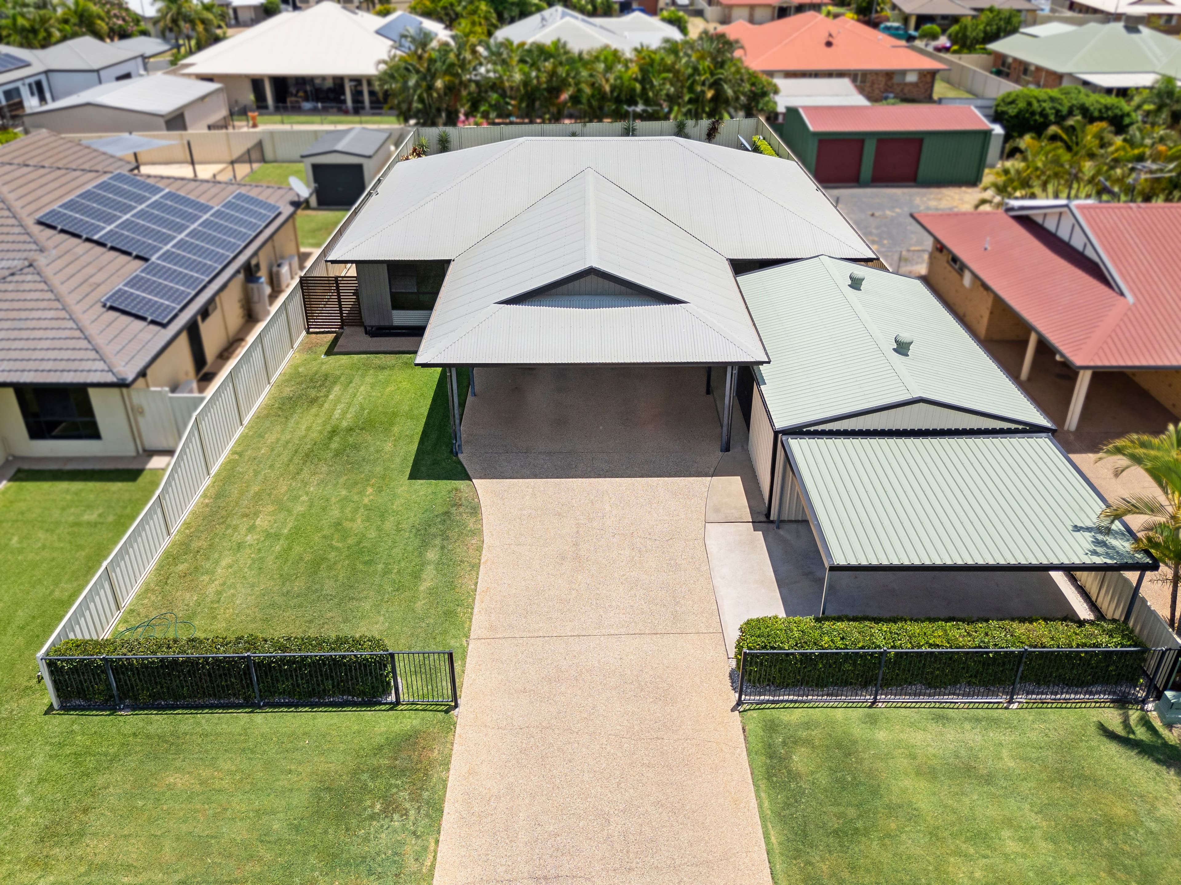 22 Callaghan Street, Emerald QLD 4720, Emerald - Thumbnail 2