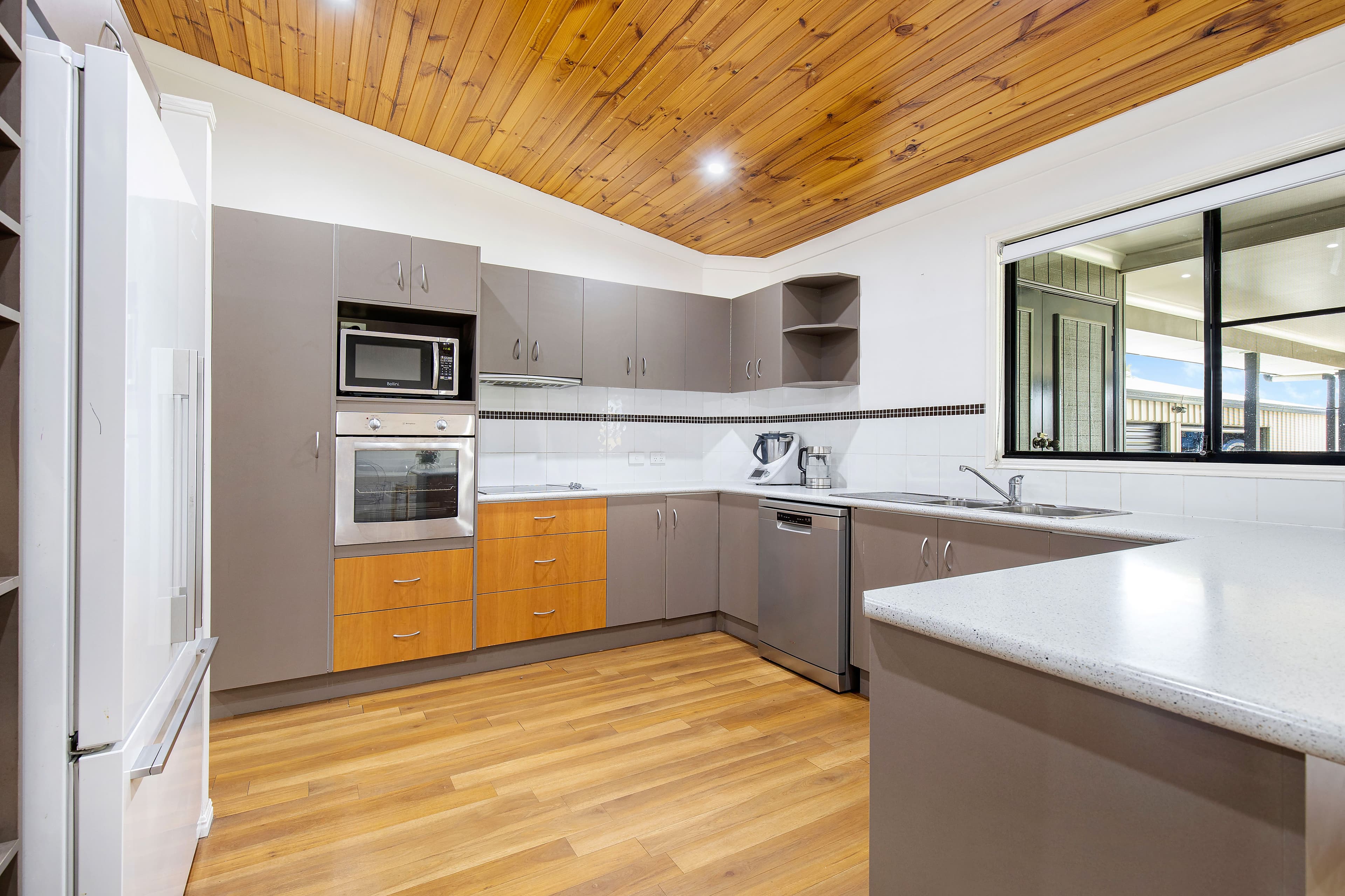 22 Callaghan Street, Emerald QLD 4720, Emerald - Thumbnail 5