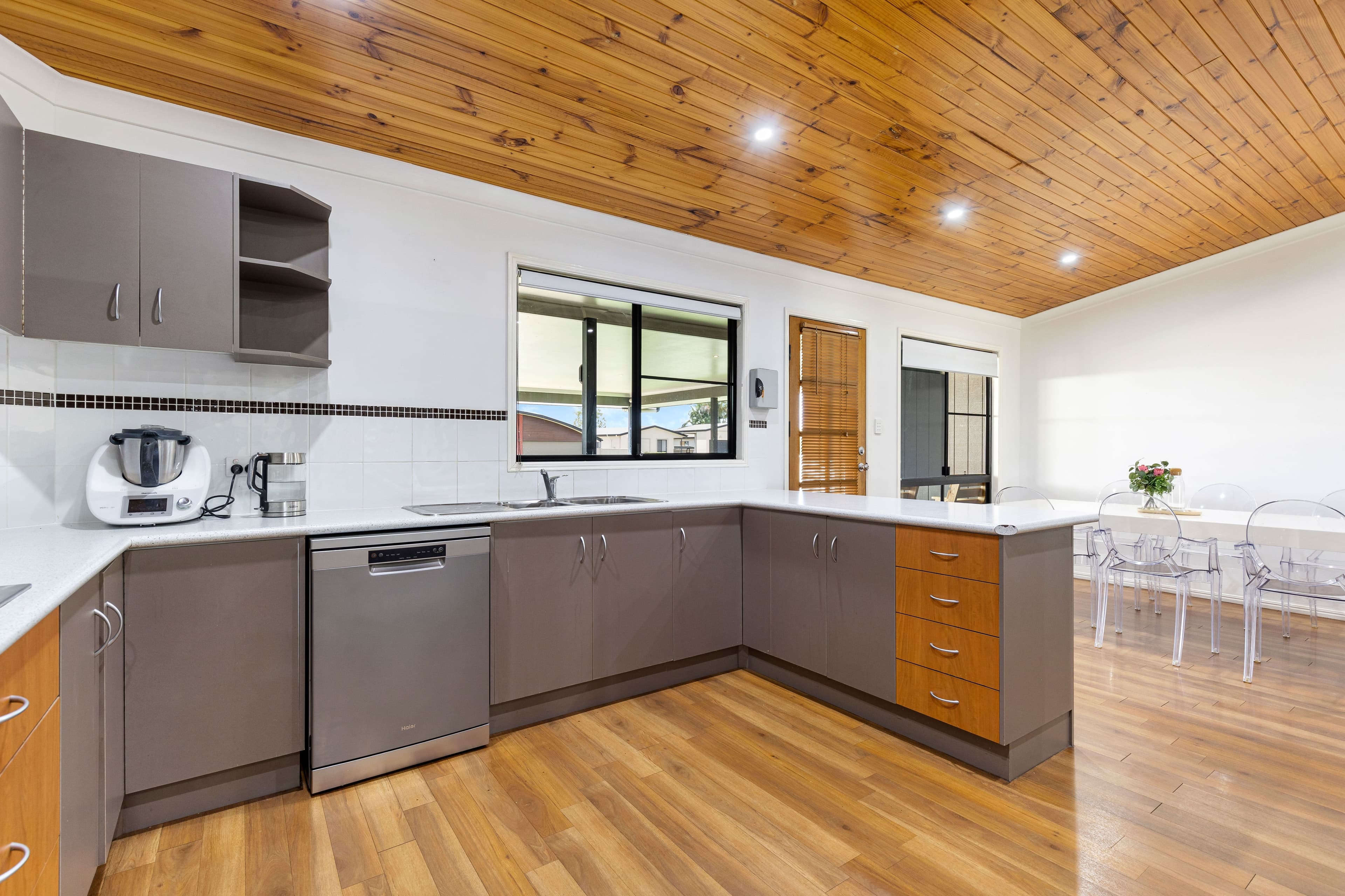 22 Callaghan Street, Emerald QLD 4720, Emerald - Thumbnail 6
