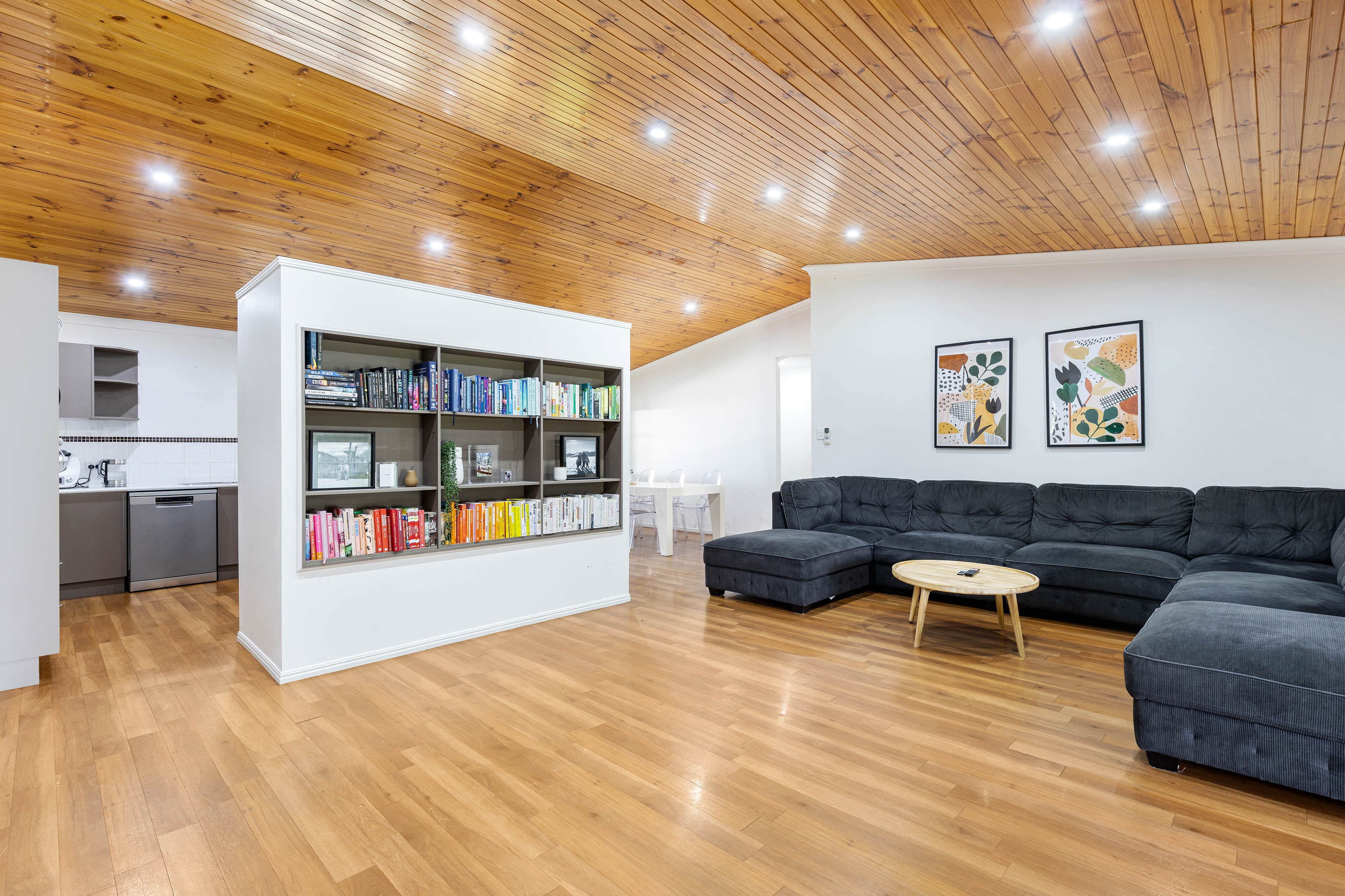 22 Callaghan Street, Emerald QLD 4720, Emerald - Thumbnail 8