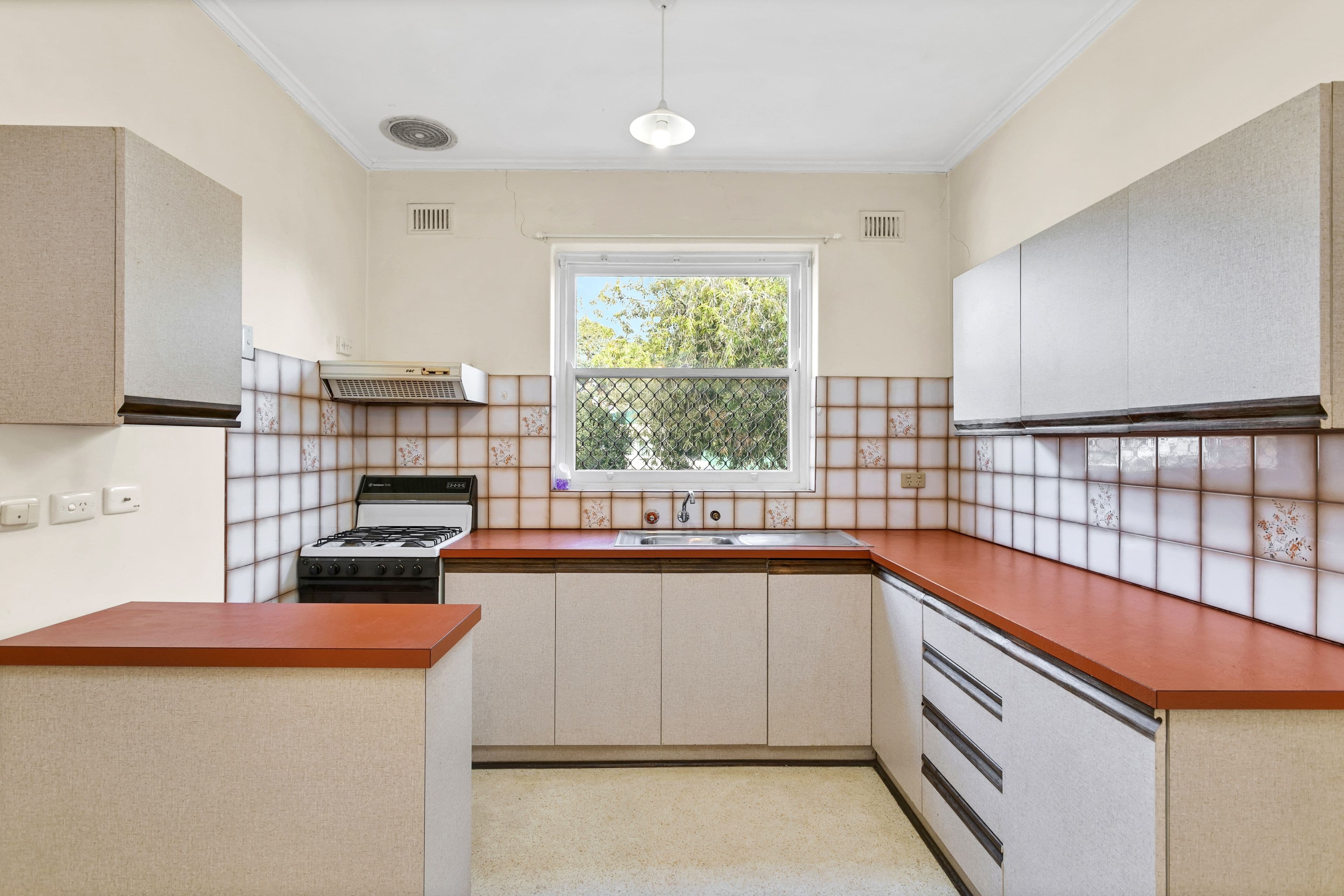 35 Pemberton Street, Oaklands Park SA 5046, Oaklands Park - Thumbnail 5