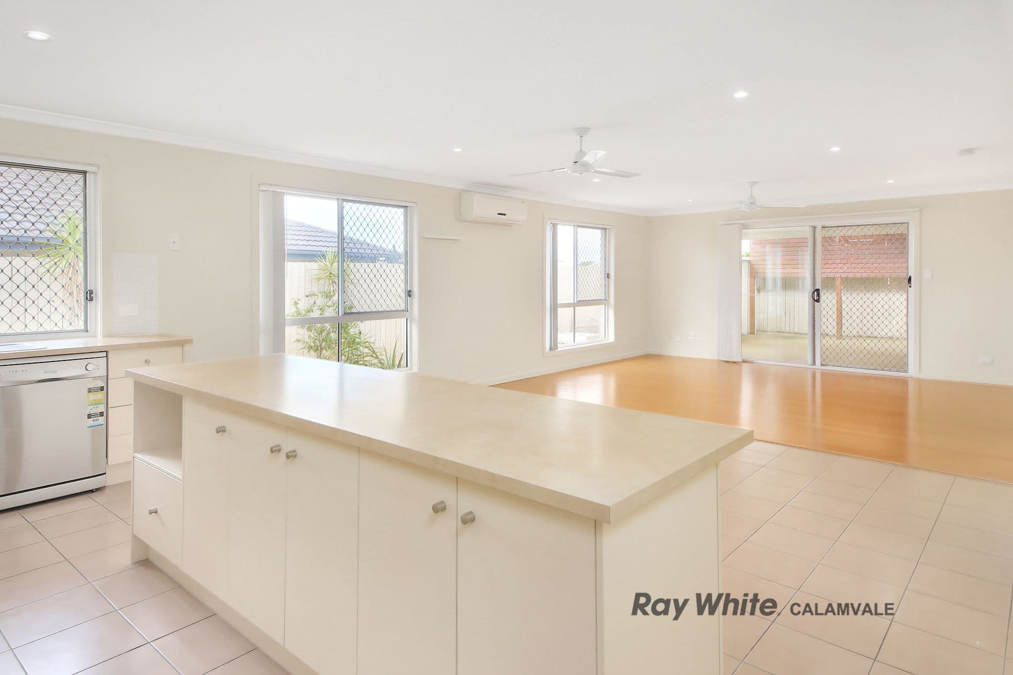 19 Moogerah Boulevard, Redbank Plains QLD 4301, Redbank Plains - Thumbnail 4