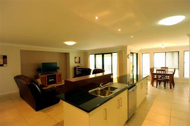 14 Sommariva Street, WESTBROOK QLD 4350, Westbrook - Thumbnail 3