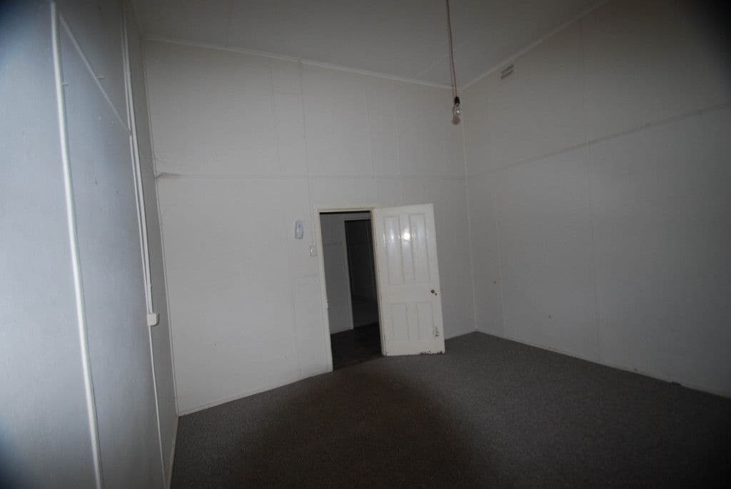 8 COMER Street, HENTY NSW 2658, Henty - Thumbnail 5