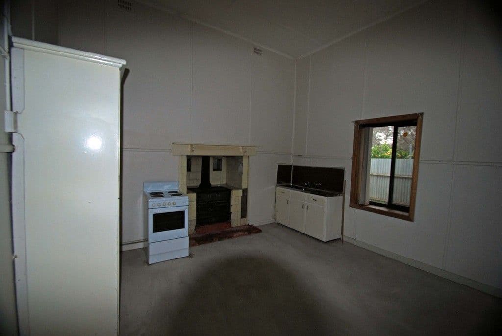 8 COMER Street, HENTY NSW 2658, Henty - Thumbnail 7