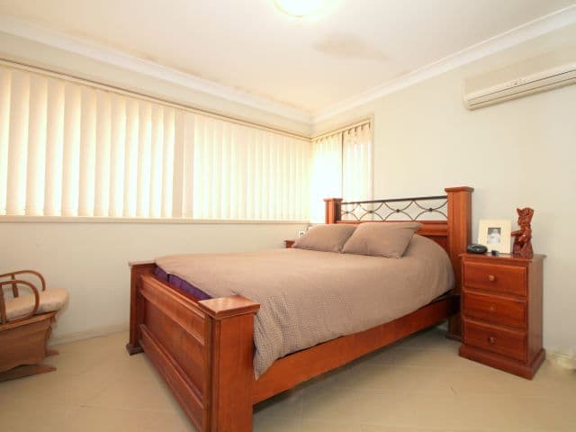 17 Oak Drive, GEORGES HALL NSW 2198, Georges Hall - Thumbnail 5