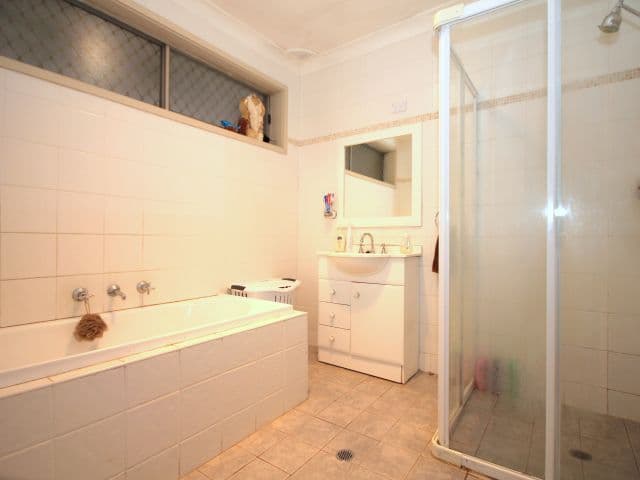 17 Oak Drive, GEORGES HALL NSW 2198, Georges Hall - Thumbnail 7