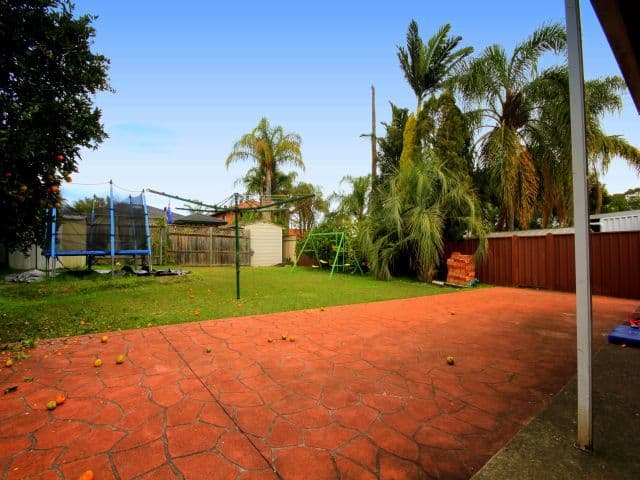 17 Oak Drive, GEORGES HALL NSW 2198, Georges Hall - Thumbnail 8