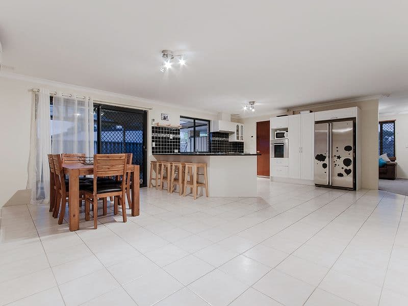 17 Liddington Rise, Leda WA 6170, Leda - Thumbnail 2