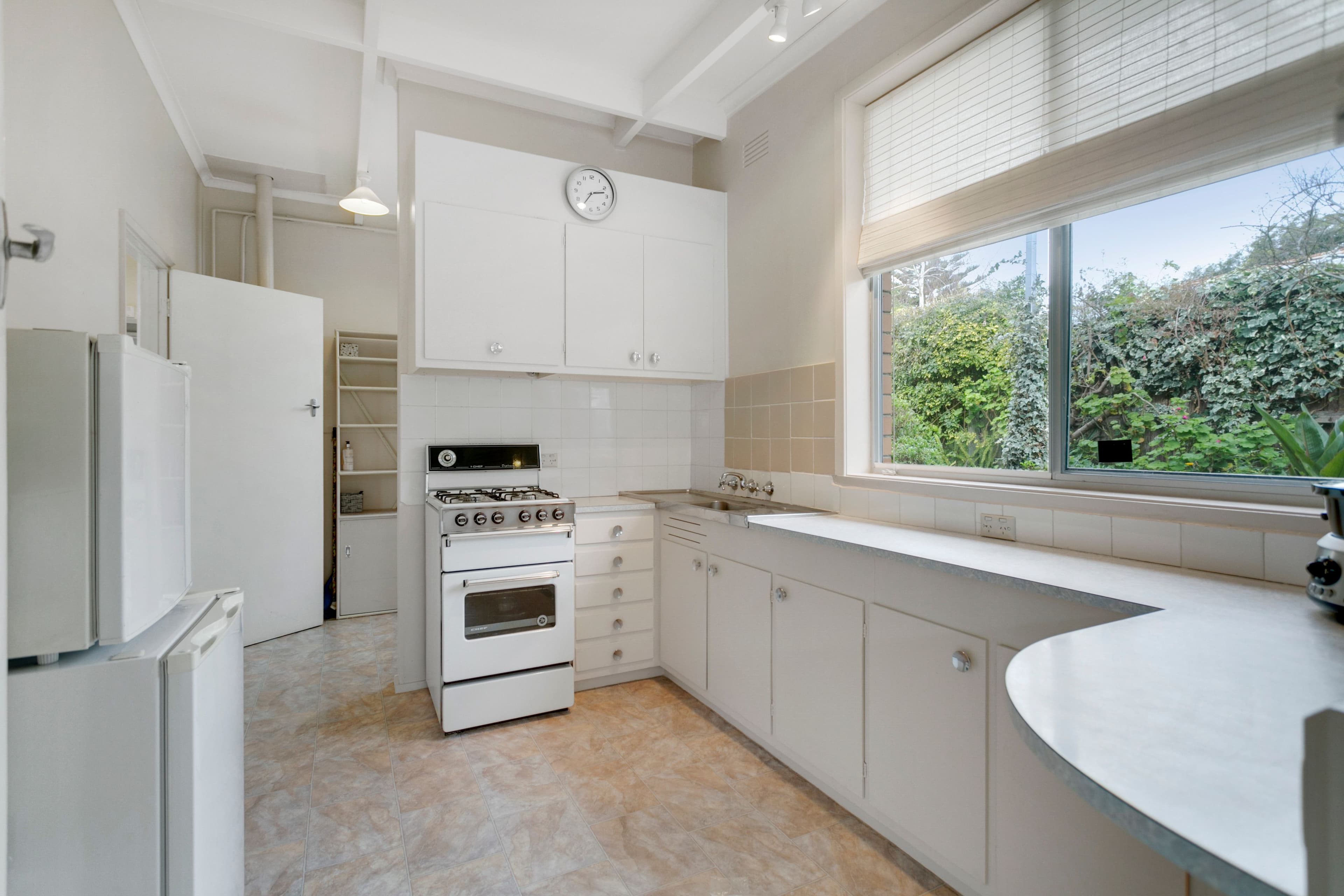 10 Helvetia Court, Frankston VIC 3199, Frankston - Thumbnail 3