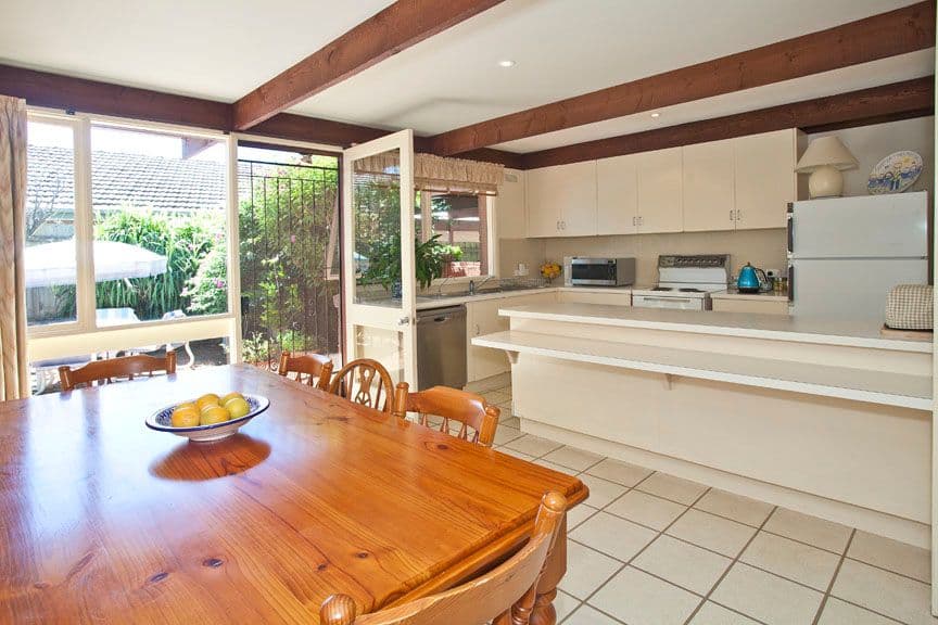 9 Crestmont Drive, GLEN WAVERLEY VIC 3150, Glen Waverley - Thumbnail 3