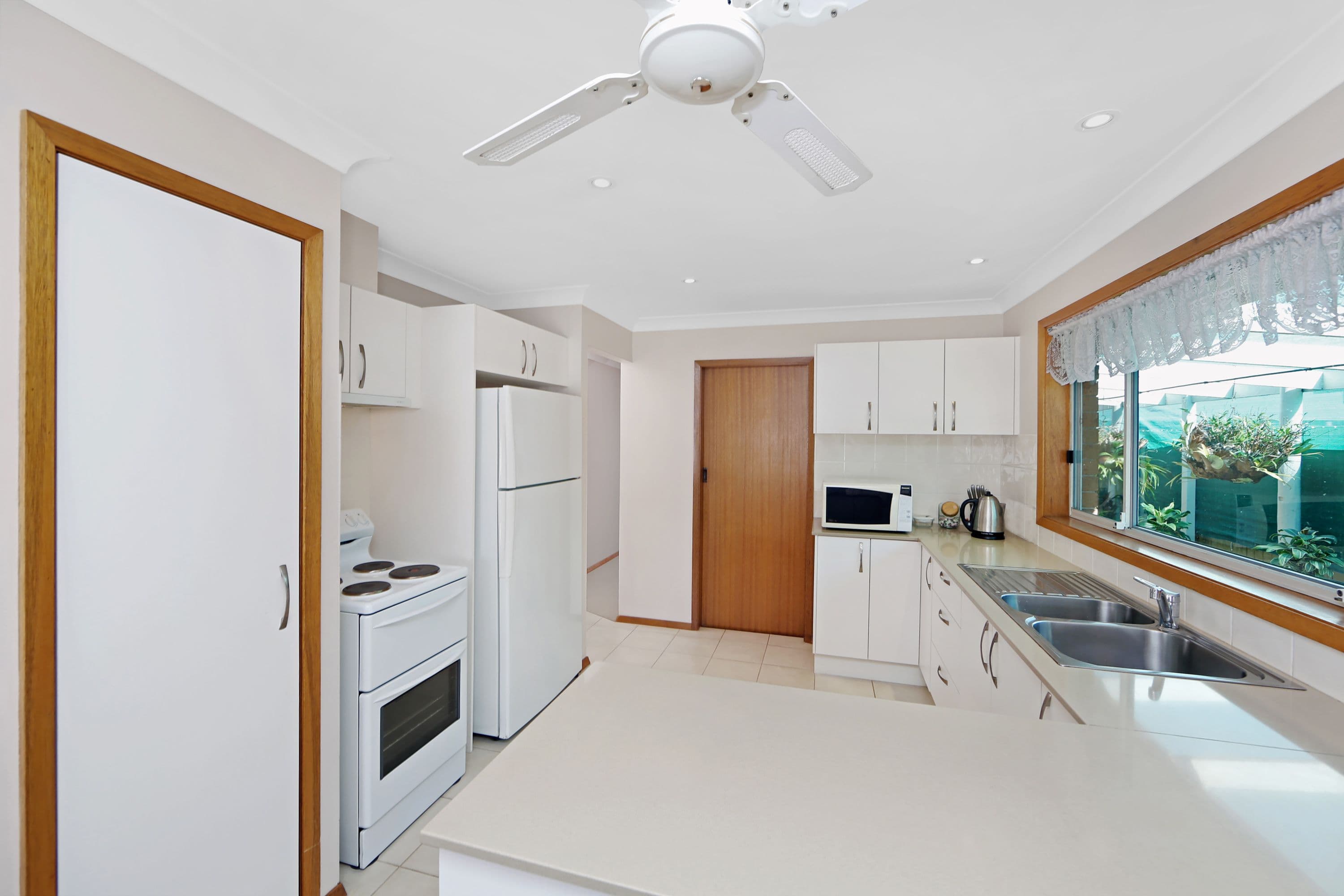 14 Kerry Crescent, Berkeley Vale - Thumbnail 3
