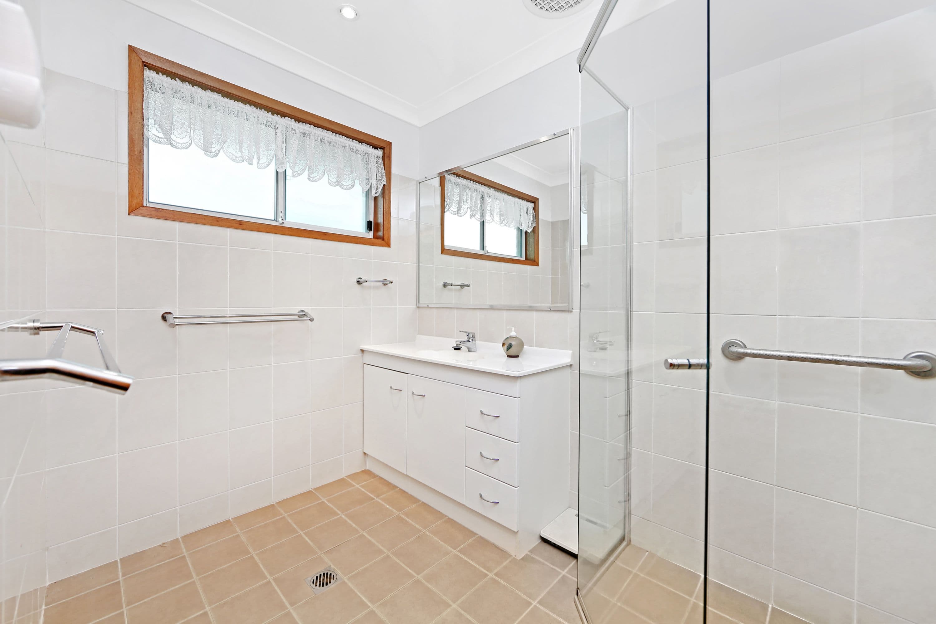 14 Kerry Crescent, Berkeley Vale - Thumbnail 7