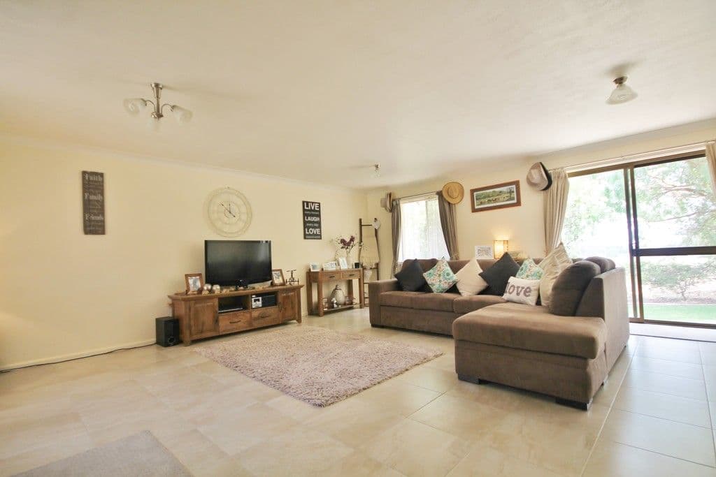 430 Spring Creek Road, Young - Thumbnail 4