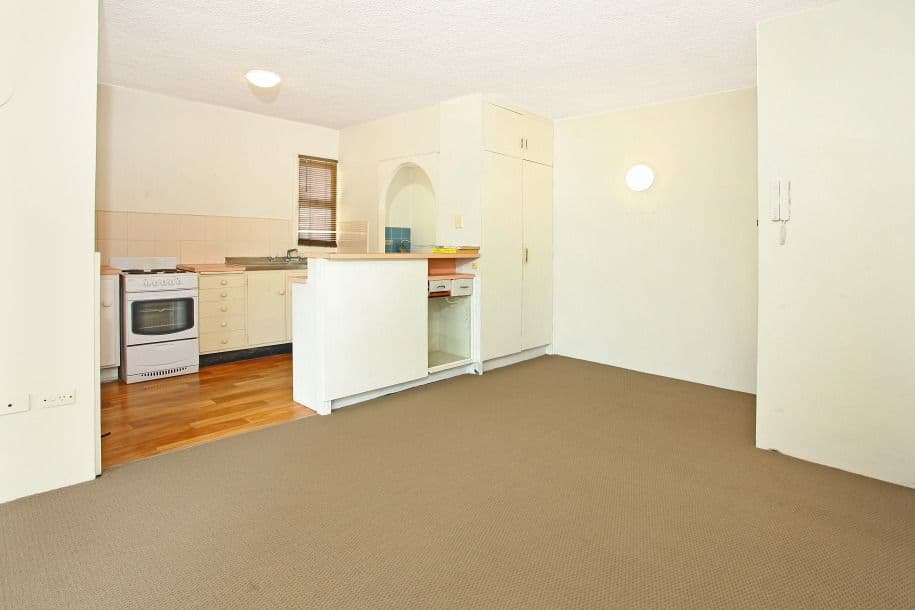 1D 'Kinkabool' 32 Hanlan Street, SURFERS PARADISE QLD 4217, Surfers Paradise - Thumbnail 2