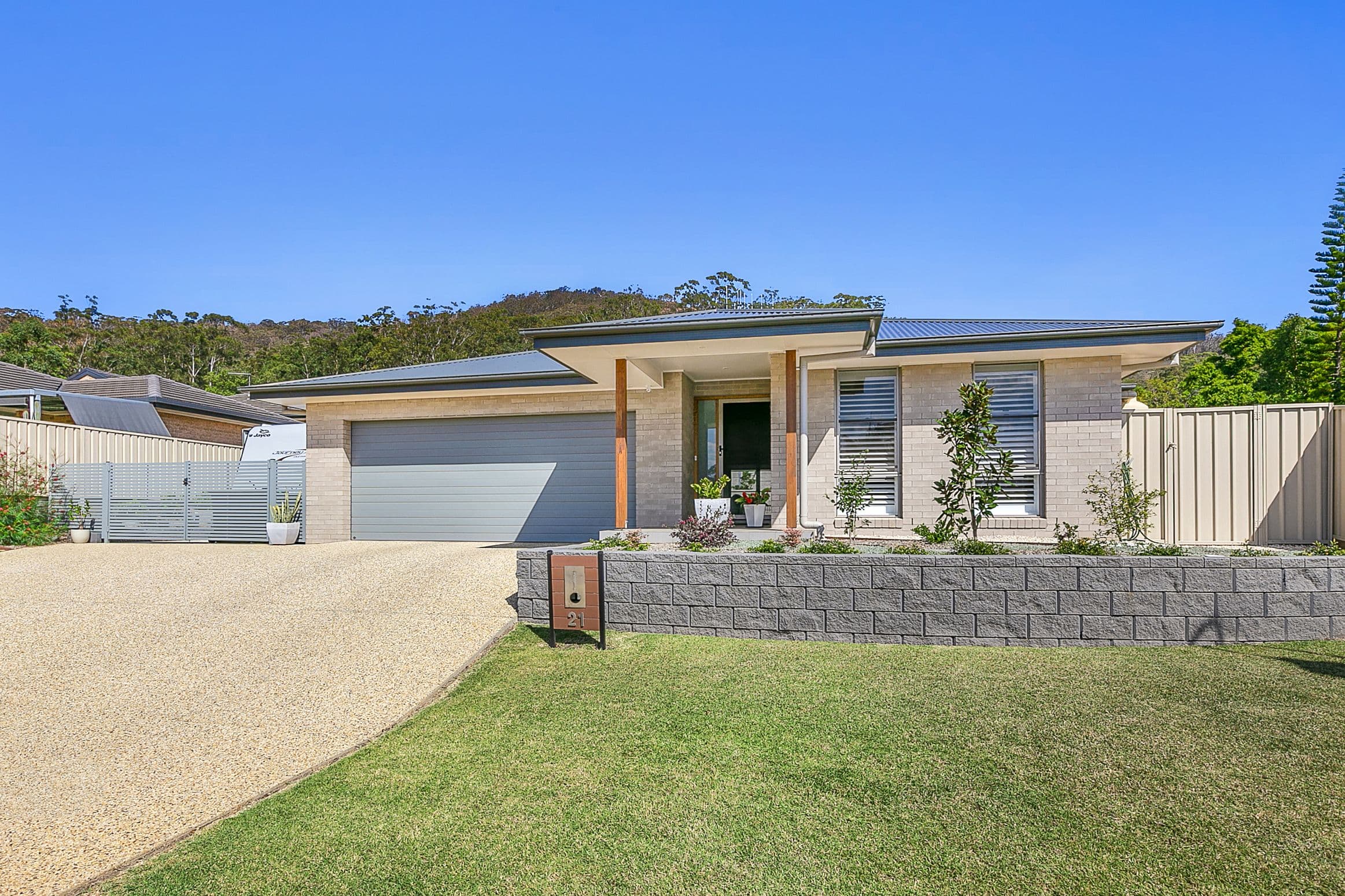 21 Fairwinds Avenue, Lakewood - Image 1