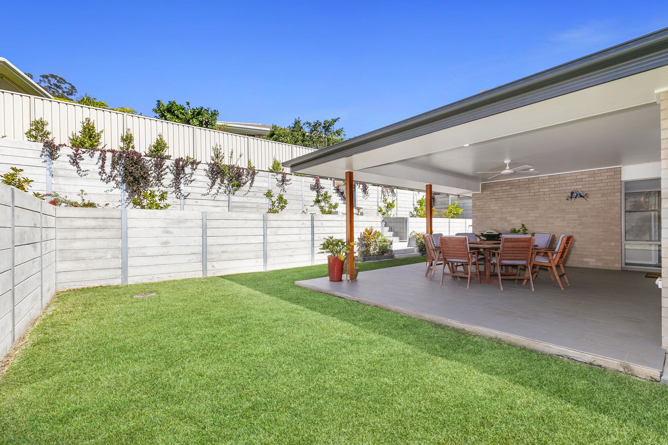 21 Fairwinds Avenue, Lakewood - Thumbnail 2