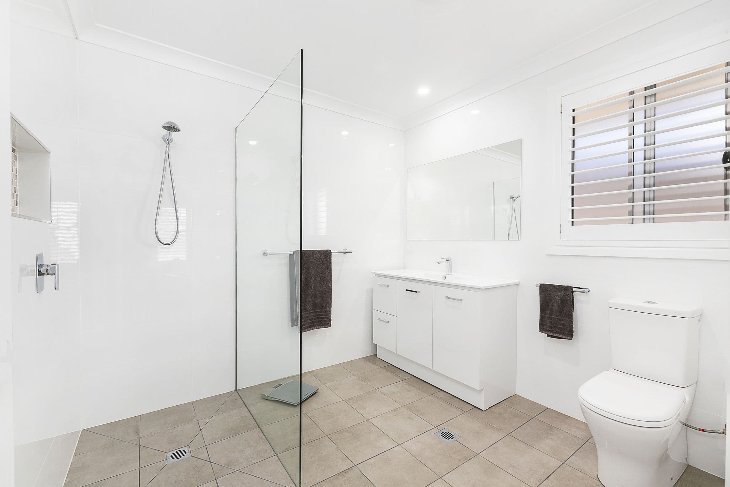 21 Fairwinds Avenue, Lakewood - Thumbnail 5