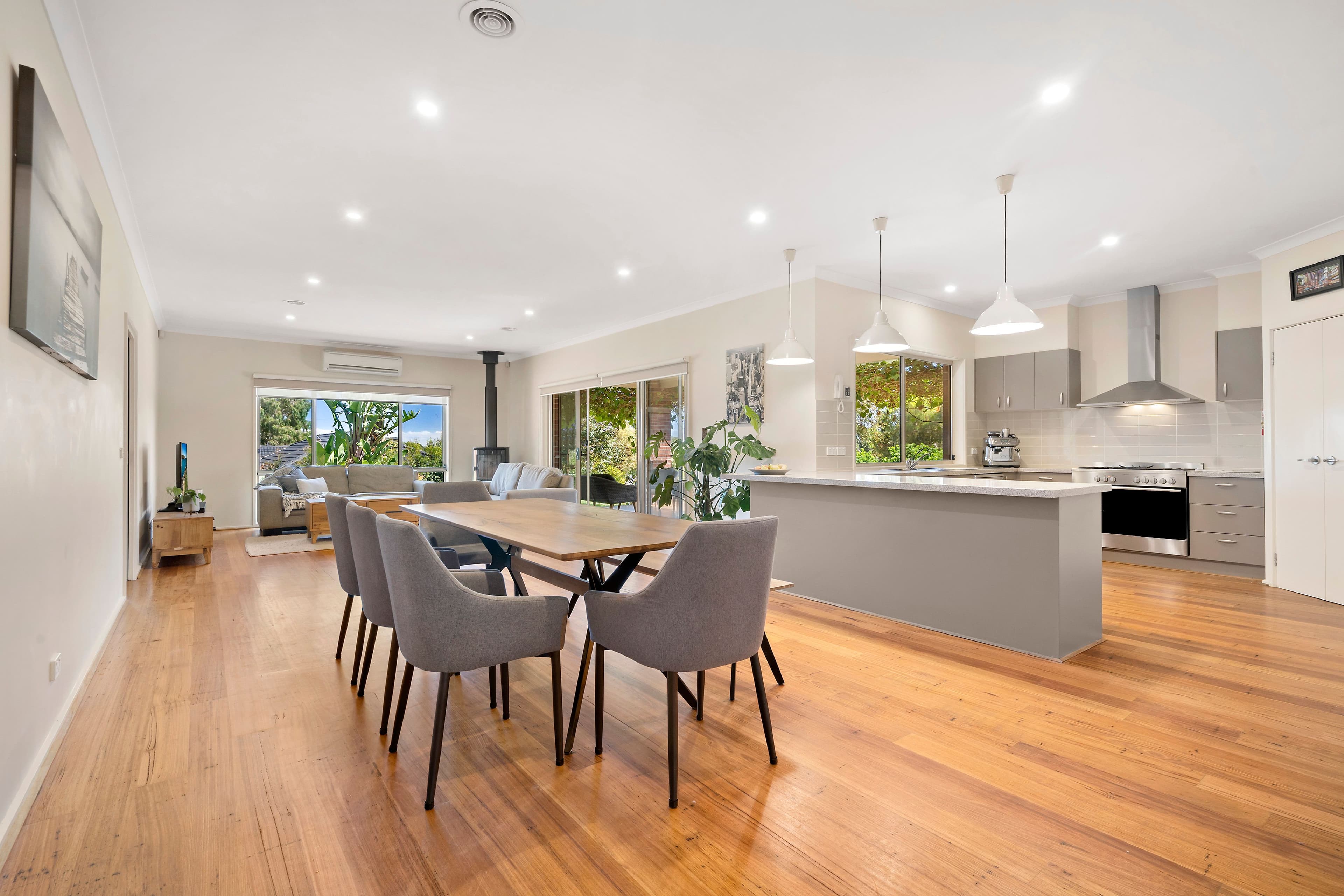 2 Sinnott Street, Doreen VIC 3754, Doreen - Thumbnail 3