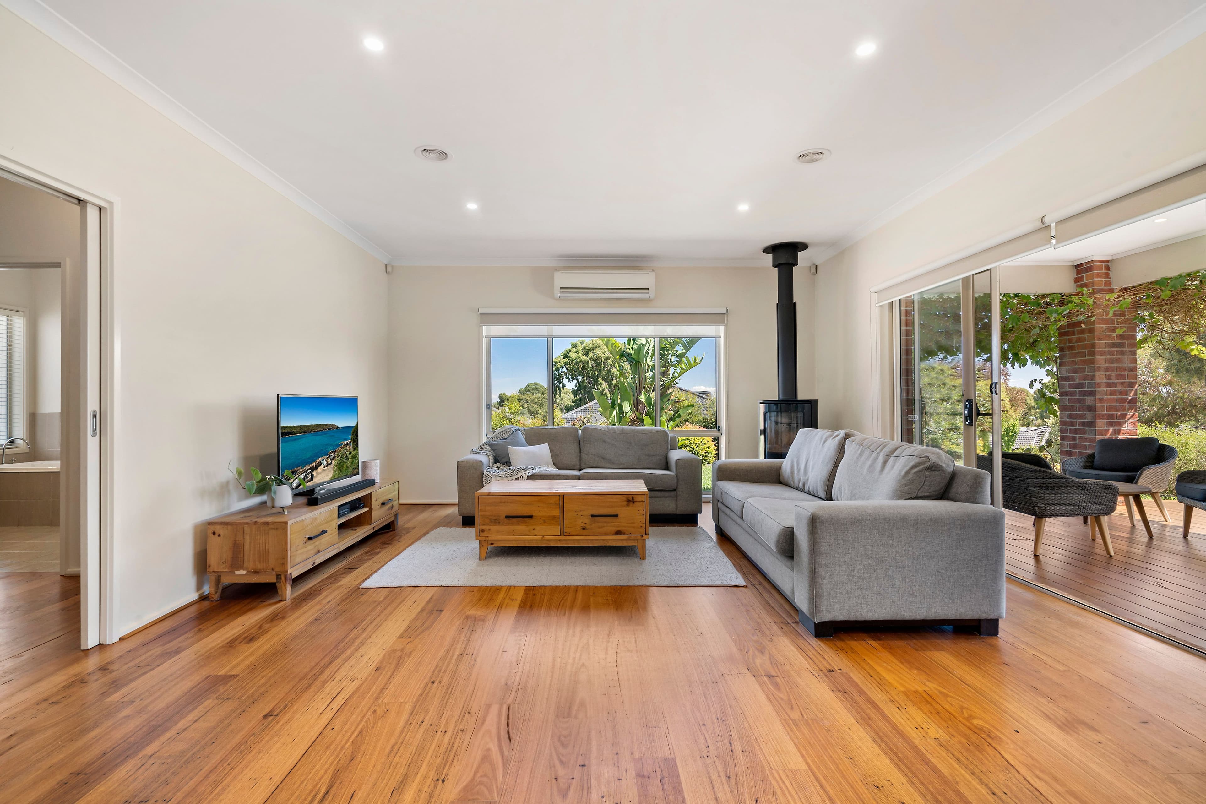 2 Sinnott Street, Doreen VIC 3754, Doreen - Thumbnail 4