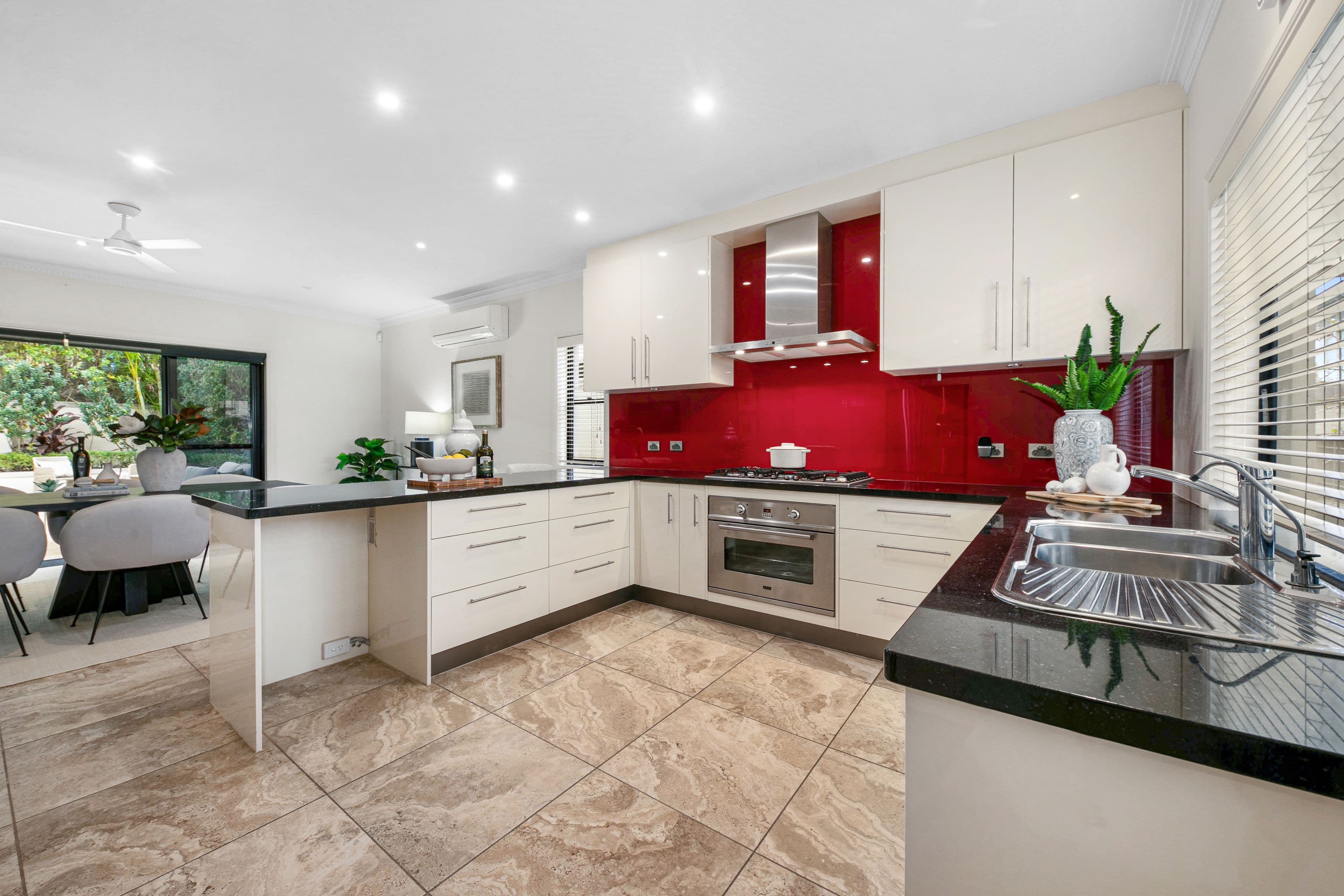 102 Barlow Street, Clayfield QLD 4011, Clayfield - Thumbnail 4