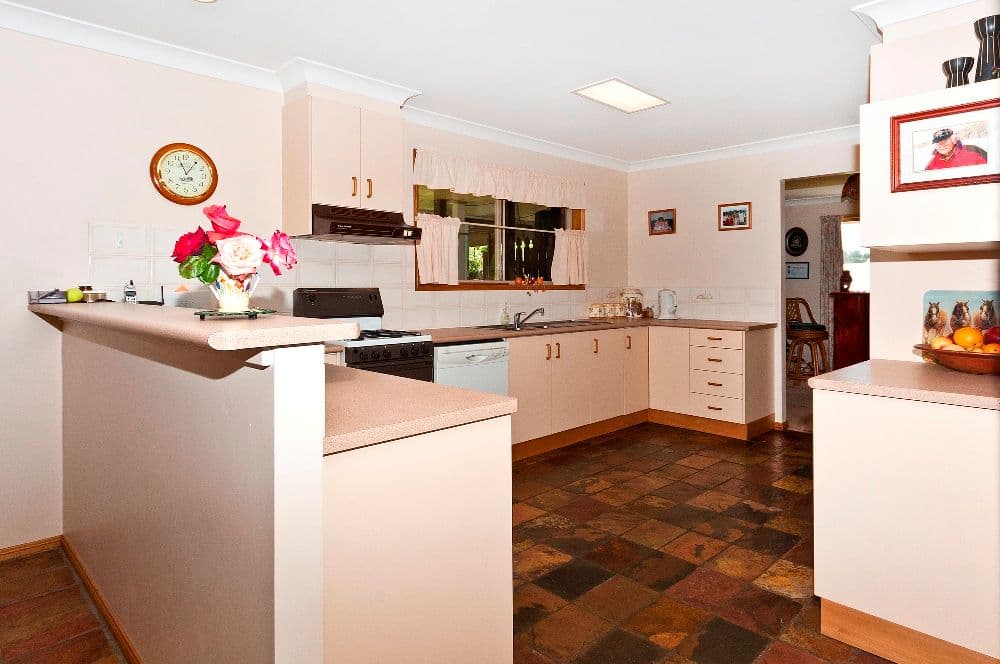 5  Oelkers Court, HODGSON VALE QLD 4352, Hodgson Vale - Thumbnail 5