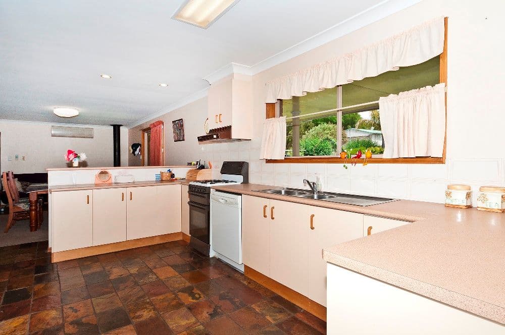 5  Oelkers Court, HODGSON VALE QLD 4352, Hodgson Vale - Thumbnail 6
