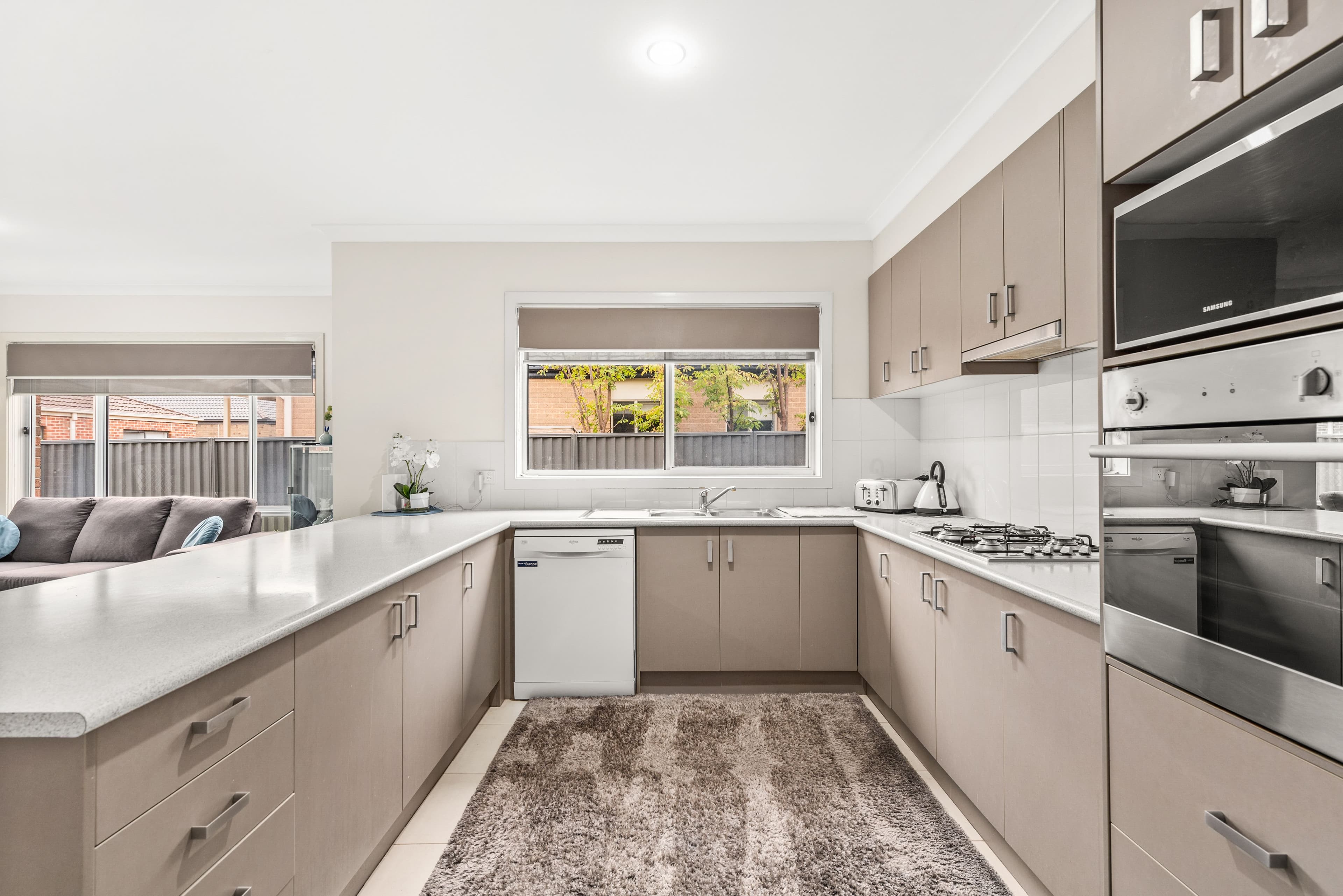 35 Everly Circuit, Pakenham VIC 3810, Pakenham - Thumbnail 2