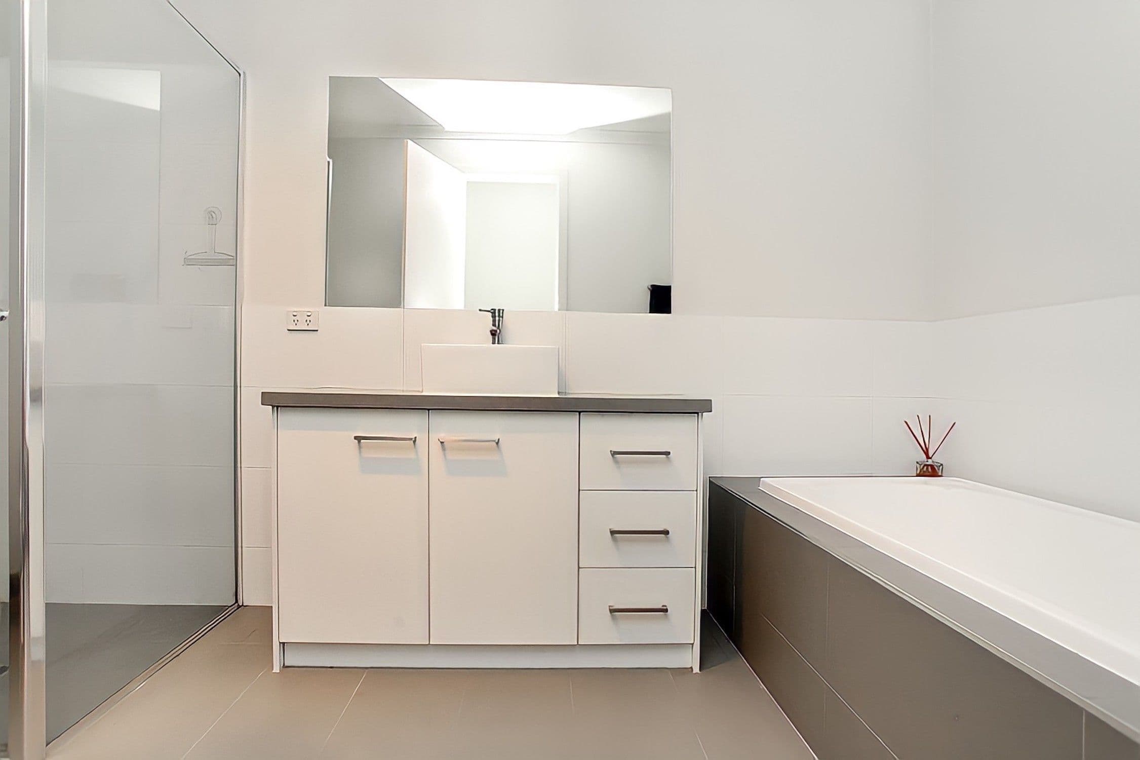 16 Lowe Avenue, Altona VIC 3018, Altona - Thumbnail 8