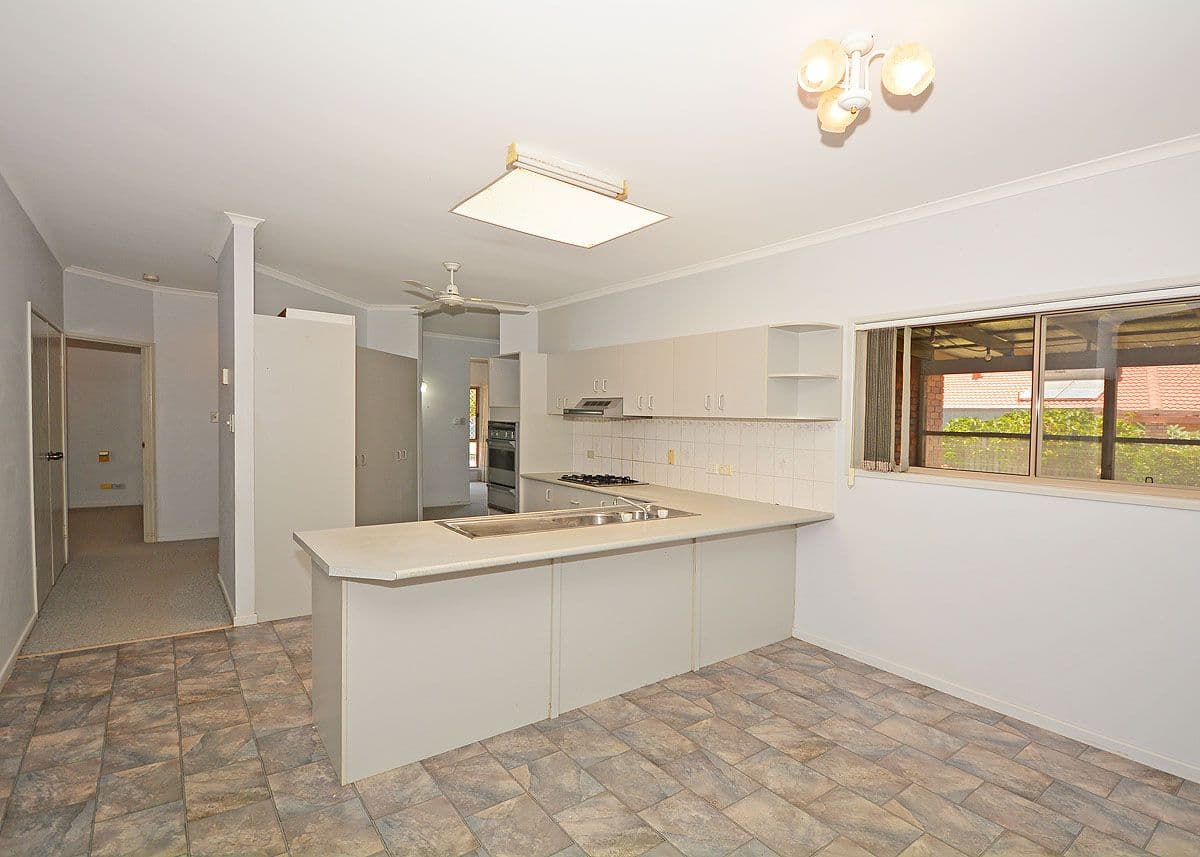 17 Meledie Avenue, Kawungan QLD 4655, Kawungan - Thumbnail 2