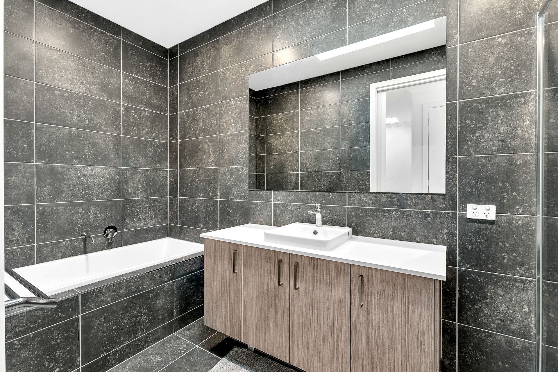 20 Warleigh Road, West Footscray - Thumbnail 8