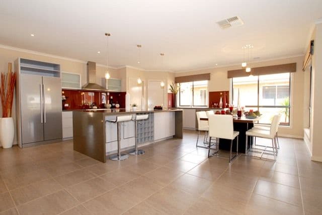 24 Hummingbird Boulevard, TARNEIT VIC 3029, Tarneit - Thumbnail 3
