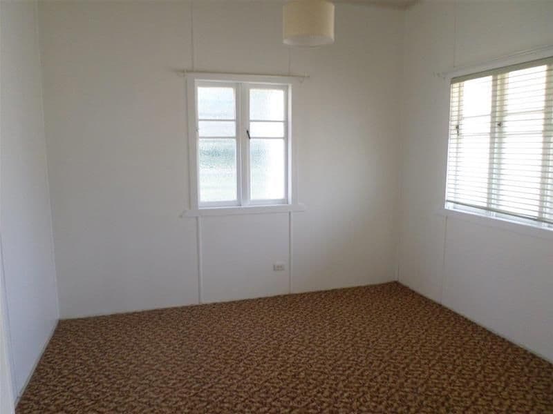 10 Constance Street, Miles QLD 4415, Miles - Thumbnail 5