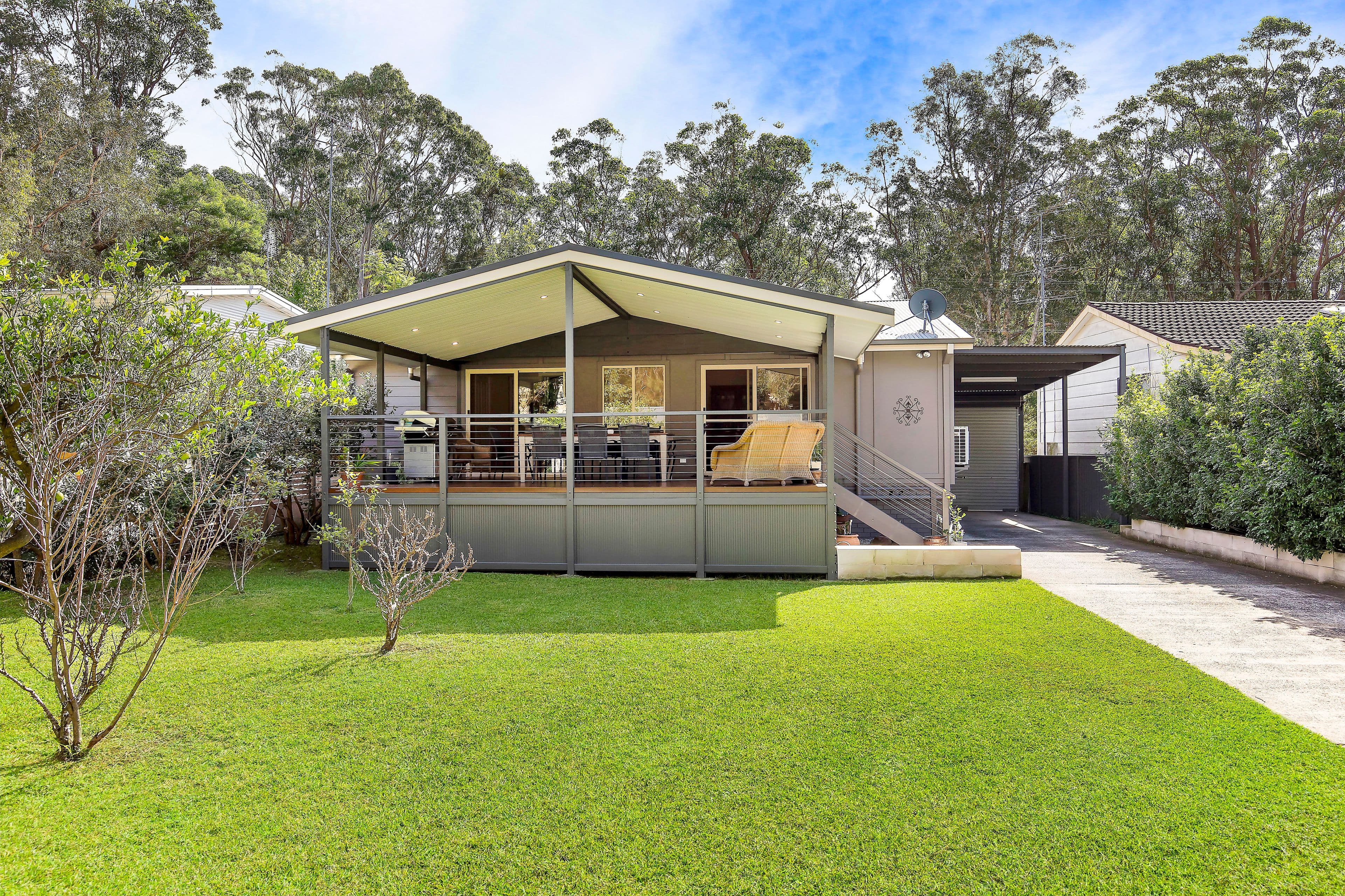 11 Warner Avenue, Tuggerawong - Thumbnail 3