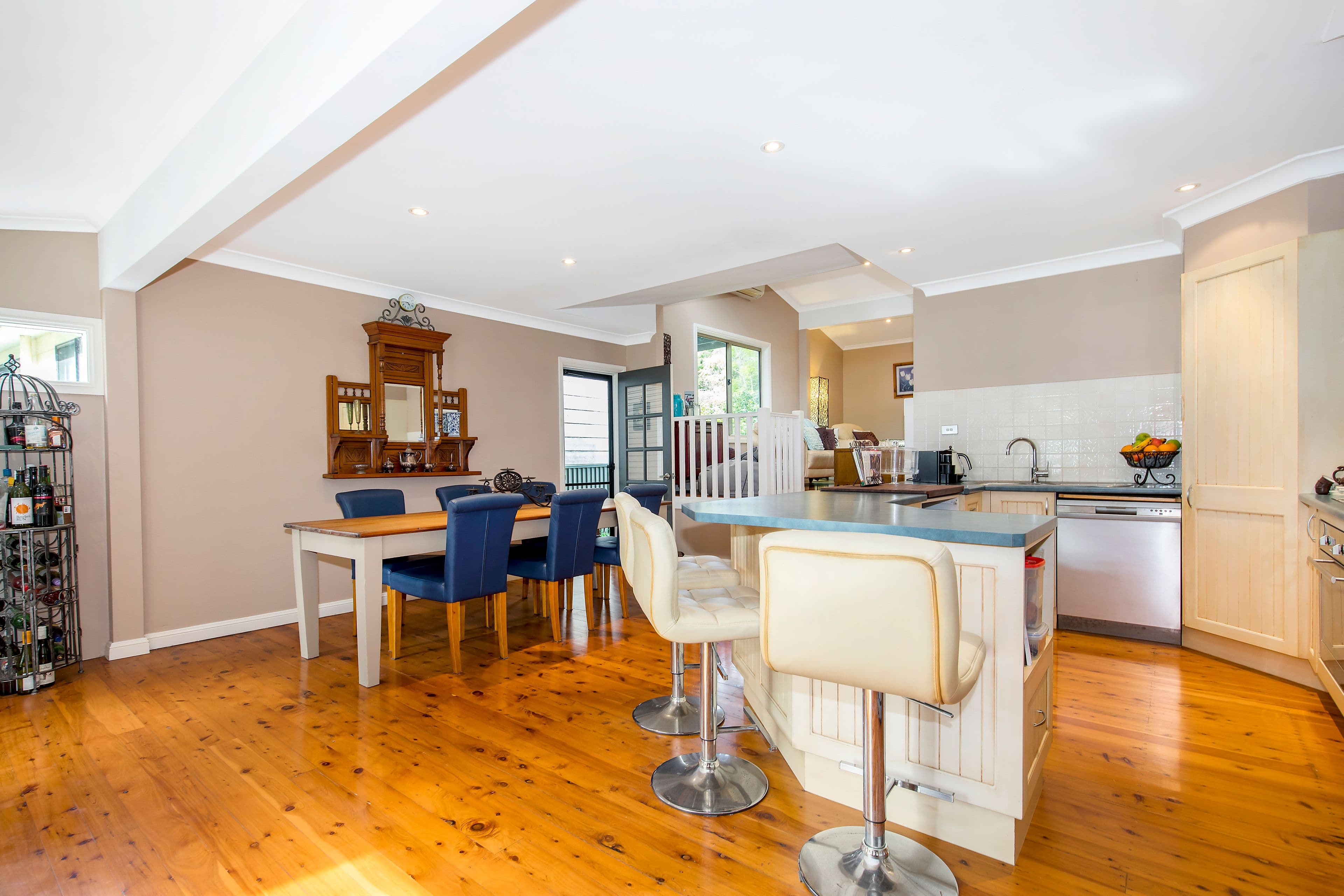 11 Warner Avenue, Tuggerawong - Thumbnail 6