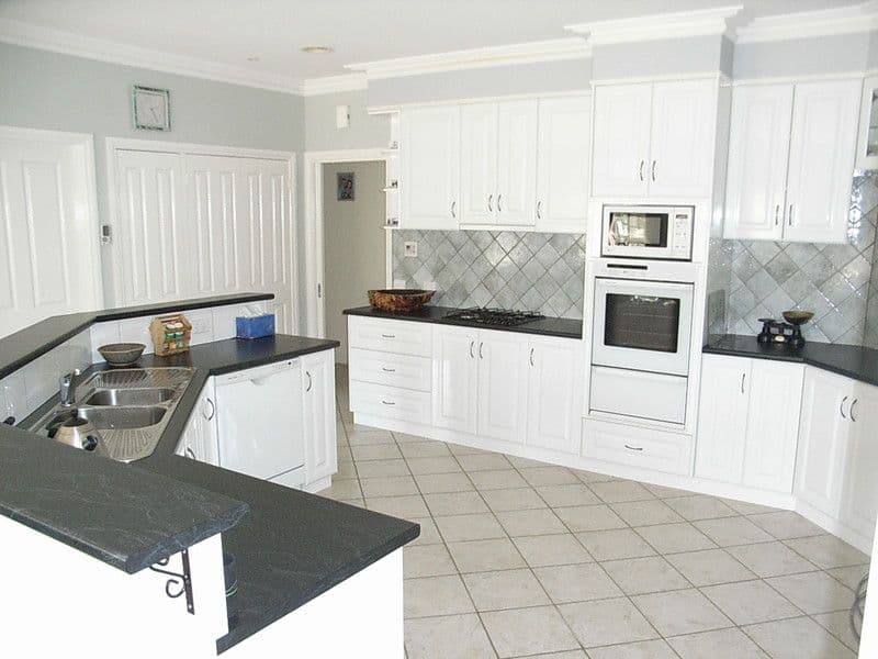 20 Schoeffel Drive, ECHUCA VIC 3564, Echuca - Thumbnail 3
