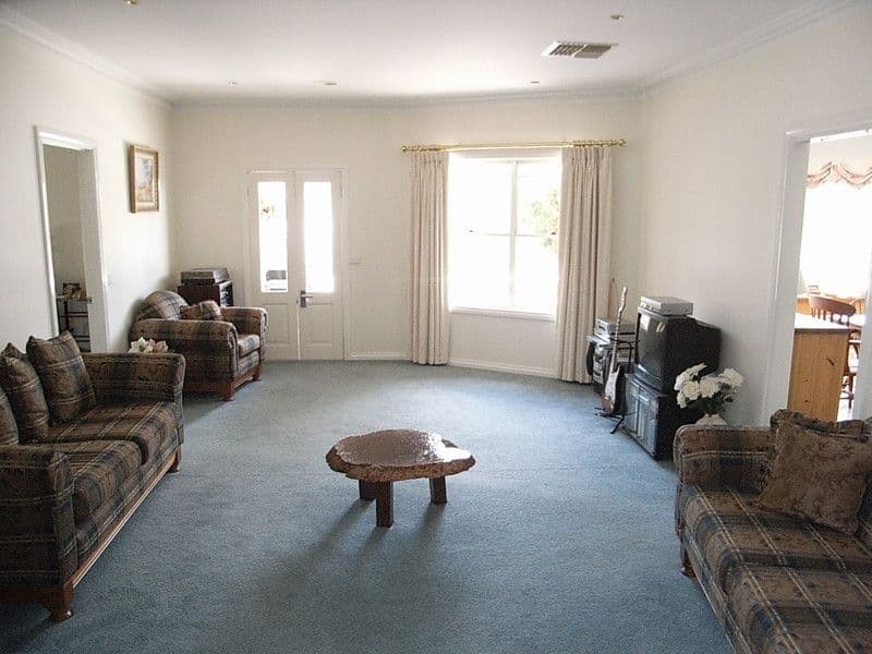 20 Schoeffel Drive, ECHUCA VIC 3564, Echuca - Thumbnail 4