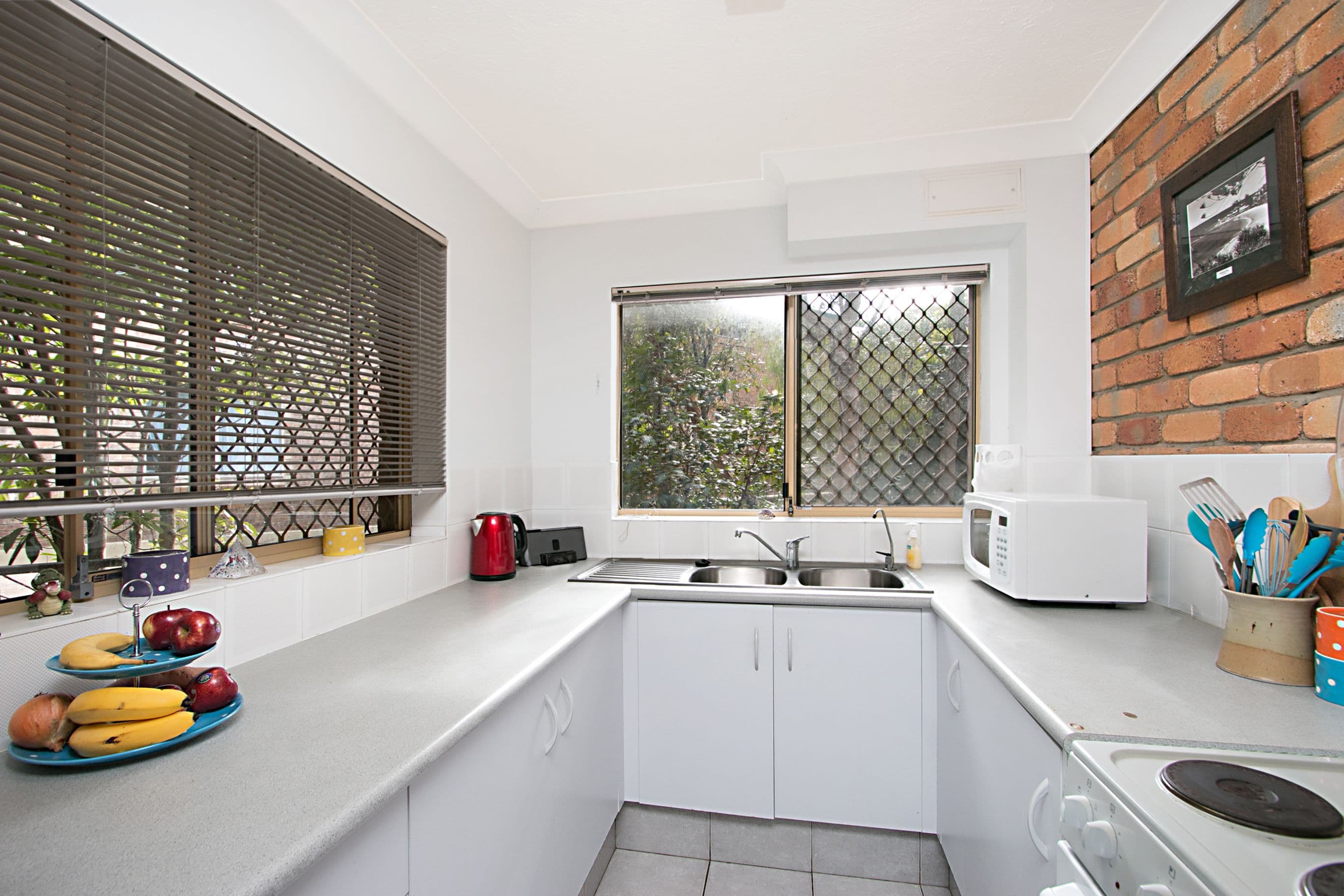 4 Rolan Court, Palm Beach QLD 4221, Palm Beach - Thumbnail 3