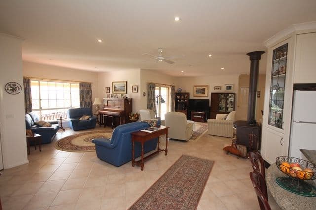 2 Sloggetts Road, Oberon NSW 2787, Oberon - Thumbnail 5