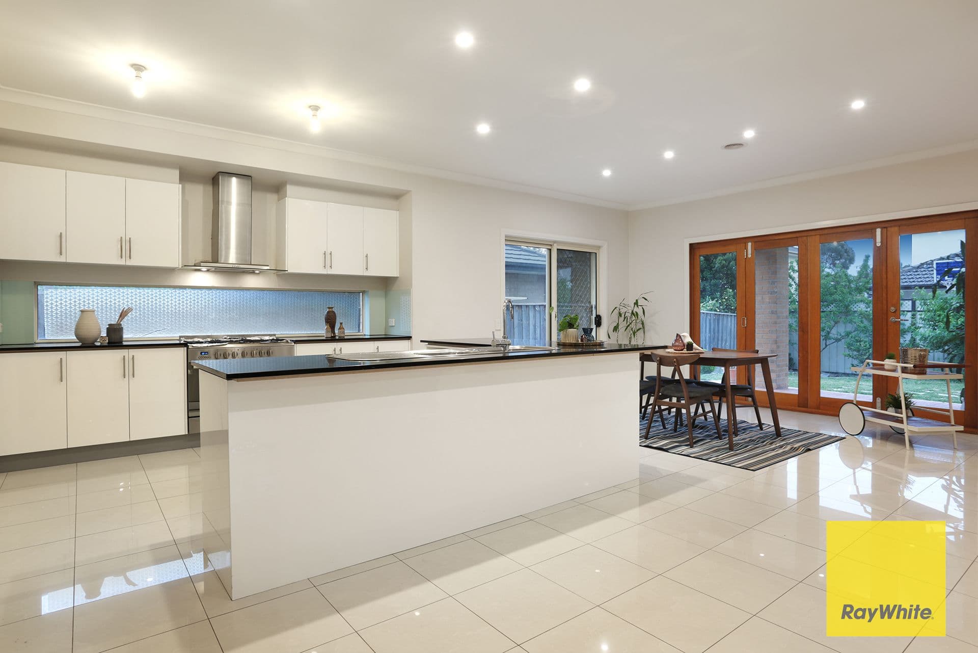11 Middle Park Drive, Sanctuary Lakes VIC 3030, Sanctuary Lakes - Thumbnail 5