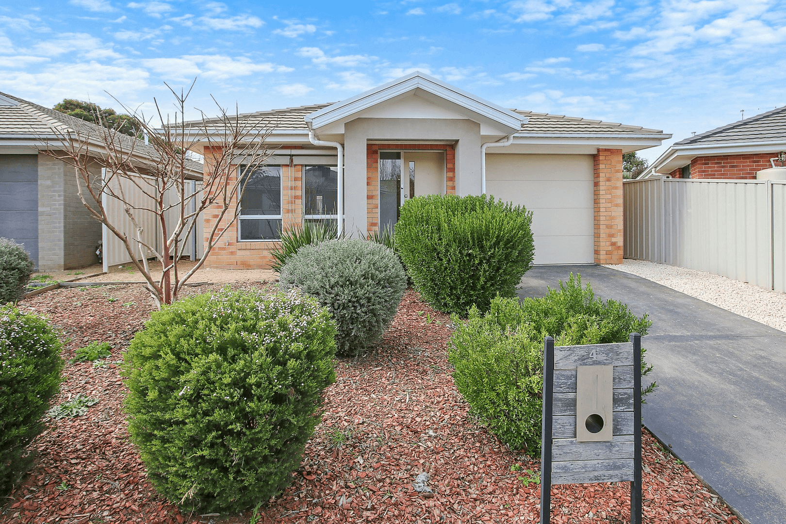 4 Brookfield Mews, Lavington NSW 2641, Lavington - Image 1