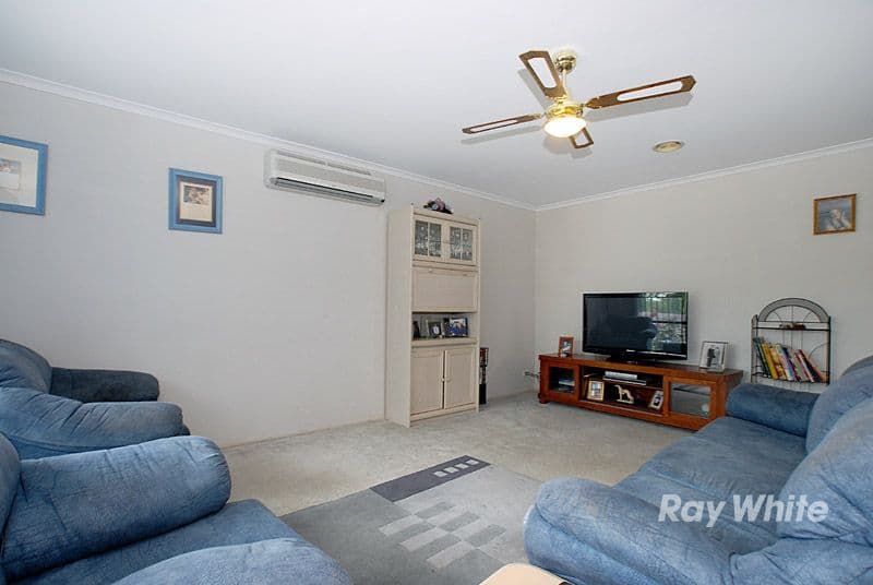 9 Jason Close, BERWICK VIC 3806, Berwick - Thumbnail 2