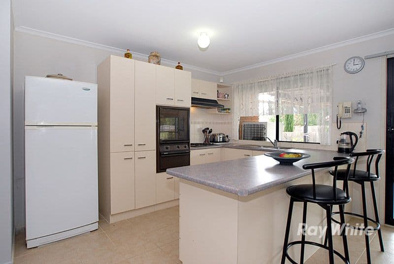 9 Jason Close, BERWICK VIC 3806, Berwick - Thumbnail 3