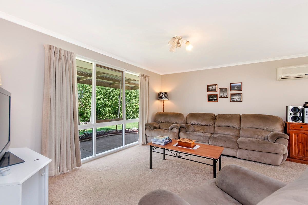 9 Eumeralla Street, Macarthur VIC 3286, Macarthur - Thumbnail 2